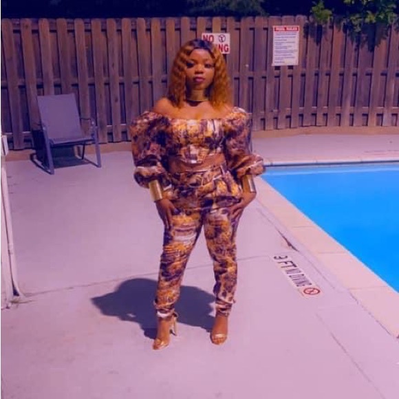 Two piece - Picture 6 of 8